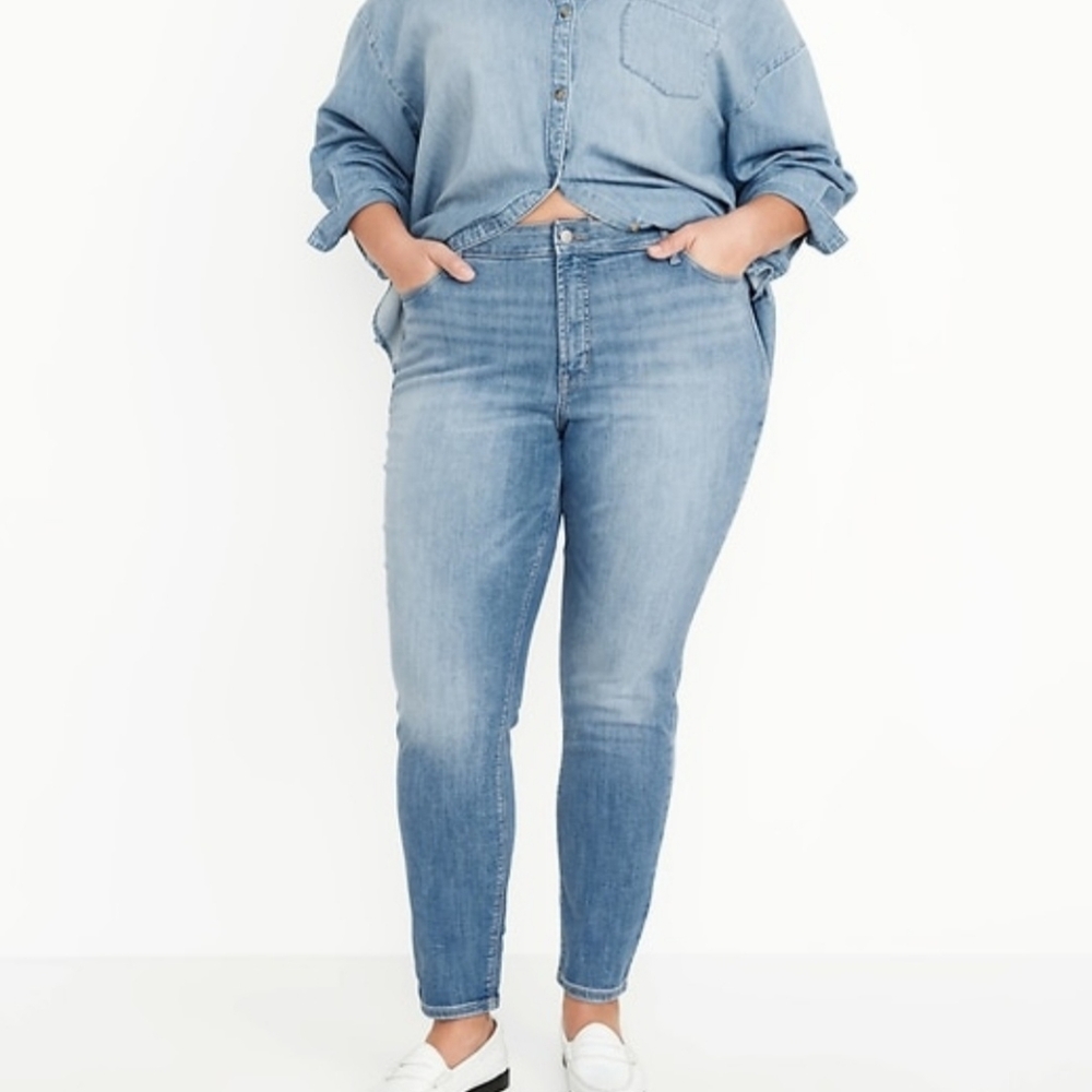 Old Navy Rockstar Super Skinny Jeans